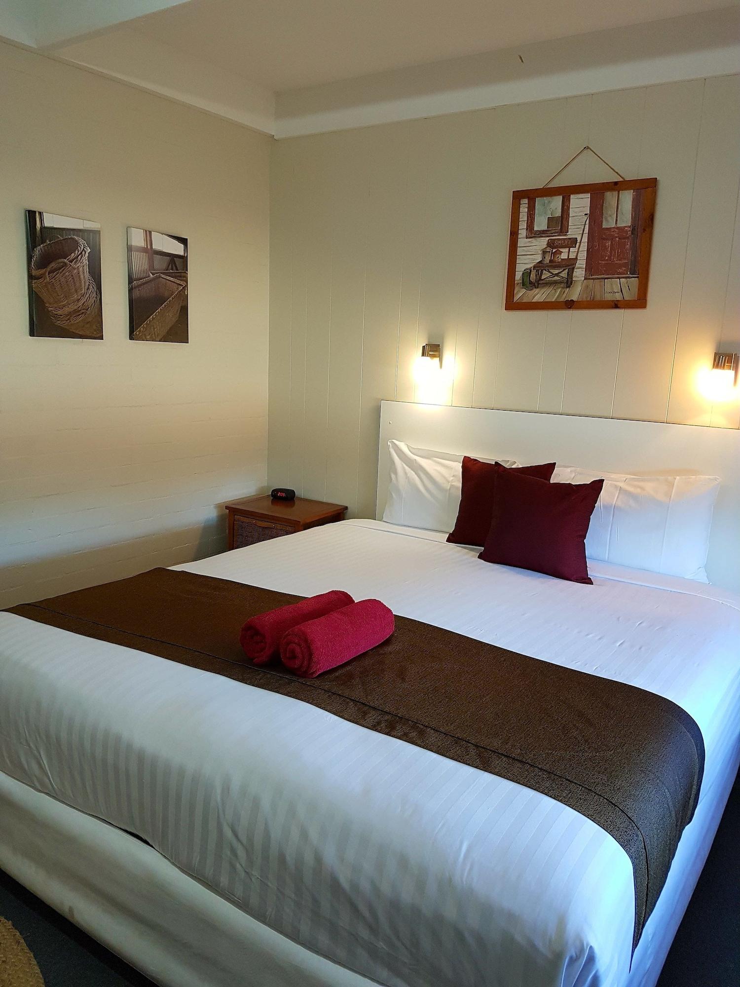 Bidgee Motor Inn Hay Exterior photo