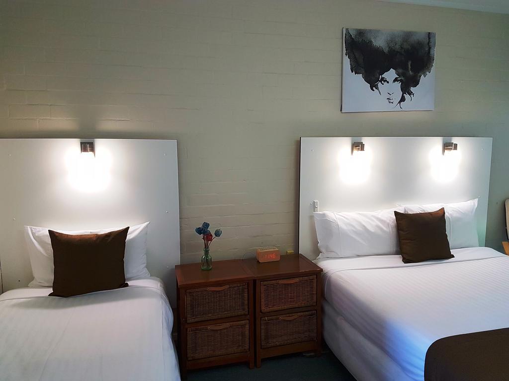 Bidgee Motor Inn Hay Exterior photo